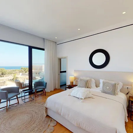 Sea-View Beach Villa Melpomeni At Periyiali Konnos Resort Villa *